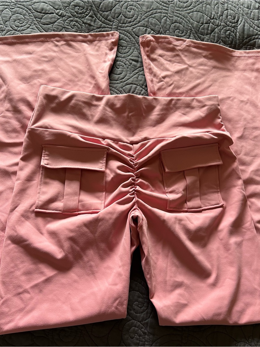Pink Bootie Lifting Scrunch-Back Yoga Flare Leggings w Cargo Flap Pockets L/ XL